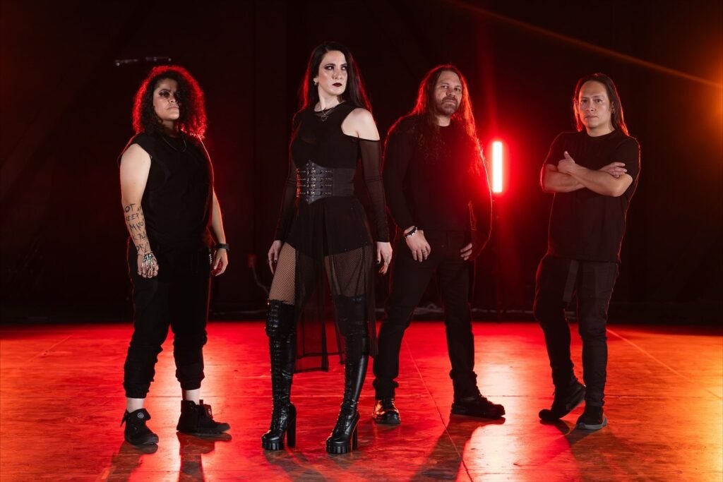 SHE NO MORE, Música, Navidad