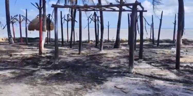 Turismo en Mahahual opera con normalidad tras incendio