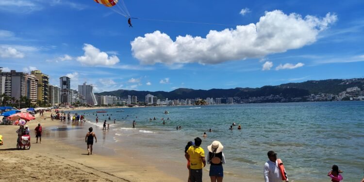 Acapulco supera los estragos de Otis y rompe récords