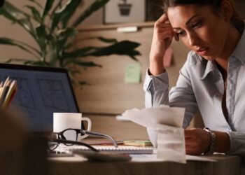 Los mexicanos gastan más de lo que ganan y por eso están muy endeudados. ¿Te ha pasado?