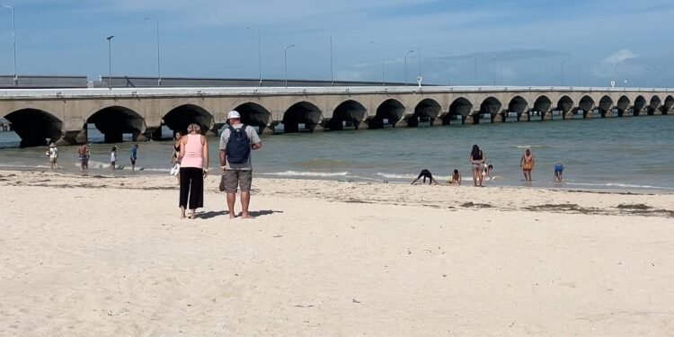 Temperaturas bajas enfrían la derrama turística en Progreso
