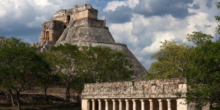 INAH Yucatán perfila 2026 con inversiones en zonas arqueológicas y museos