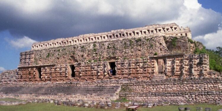 El pasado maya estrena casa: Kabah alista museo para febrero
