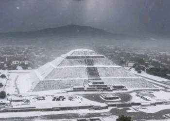 Postal invernal: Teotihuacán se viste de blanco y sorprende a todos