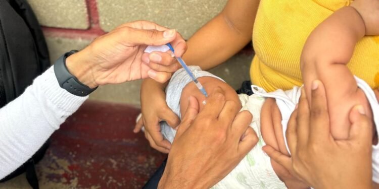 Revisa tu cartilla de vacunación, se activa alerta por caso activo de sarampión en el estado