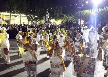 Magna vaquería abre los festejos de la Virgen de la Candelaria en Kanasín