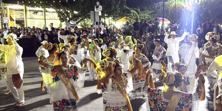 Magna vaquería abre los festejos de la Virgen de la Candelaria en Kanasín