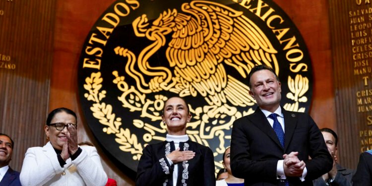 Reformas y soberanía marcan ceremonia constitucional