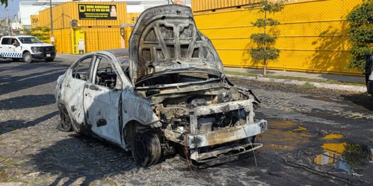 Estados Unidos pide a sus ciudadanos en México resguardarse, ante narcobloqueos en varios estados