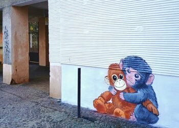 Punch viaja sin pasaporte y termina en mural histórico en Polonia