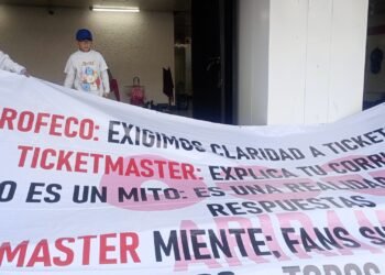 ARMY toma las calles de CDMX; exige transparencia en venta de boletos para BTS