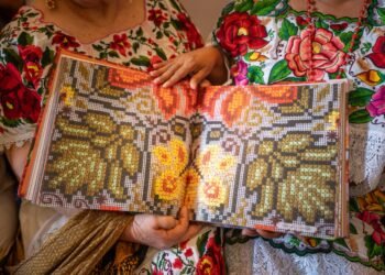 Más que hilo y color: 400 mujeres lideran la salvaguarda del bordado maya