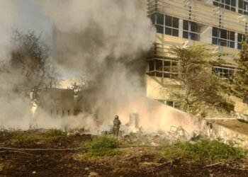 Susto en la UADY: incendio obliga a desalojar la Facultad de Psicología