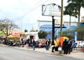 Fiebre por Shakira: acampan desde dos días antes para aullar con “La Loba”