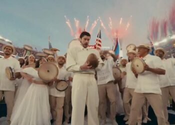 Medio tiempo con sabor latino: Bad Bunny hace historia en el Super Bowl