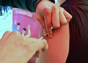 Hay vacunas suficientes y coordinación nacional contra el sarampión: Sheinbaum