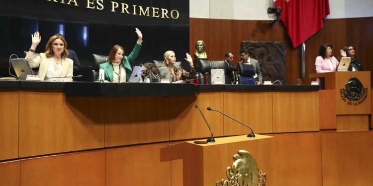 Hoy la aprueban, mañana es oficial; jornada laboral se reducirá gradualmente a 40 horas