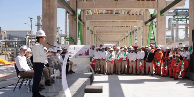 Nueva Comisión del Petróleo marcará la ruta energética de México: Sheinbaum