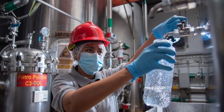 Coca-Cola FEMSA refuerza gestión del agua con proyectos comunitarios en América Latina