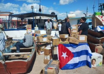 Frenan en Yucalpetén embarcación con ayuda humanitaria rumbo a Cuba