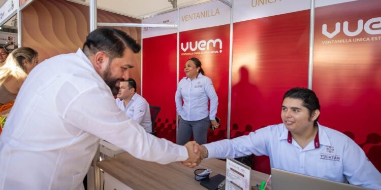 Trámites sin filas ni traslados llegan a Progreso con unidad móvil estatal