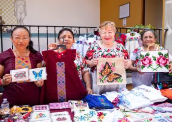 Cecidhy celebra 12 años como guardián de la cultura maya en Izamal