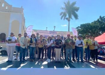 Para salvar a las abejas y bajar el calor se reparten cinco mil plantas en Hunucmá