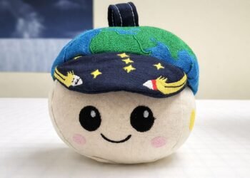 De un salón de clases al espacio: “Rise” es la mascota que volará rumbo a la Luna