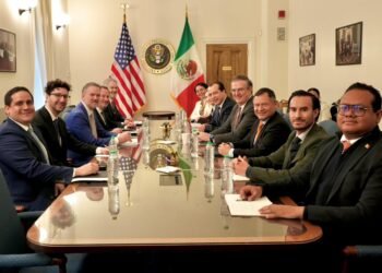 México y EU inician ruta de ajustes al T-MEC con foco en elevar la producción regional