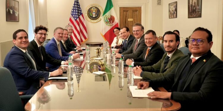 México y EU inician ruta de ajustes al T-MEC con foco en elevar la producción regional
