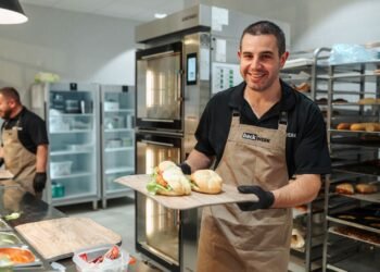 FEMSA fortalece eficiencia y consolida crecimiento en 2025 con más de 33 mil tiendas