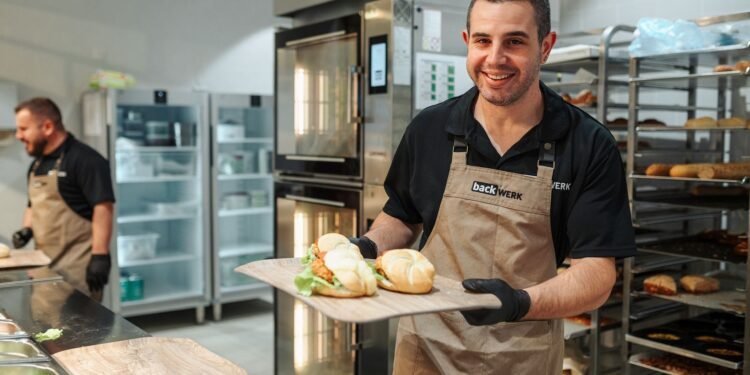 FEMSA fortalece eficiencia y consolida crecimiento en 2025 con más de 33 mil tiendas