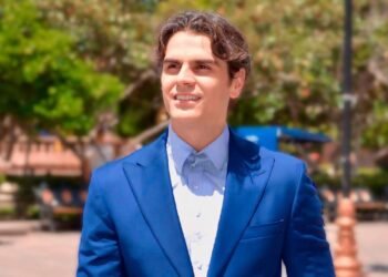 Diputado del PVEM bajo crítica por viaje a Japón y 51 ausencias en San Lázaro