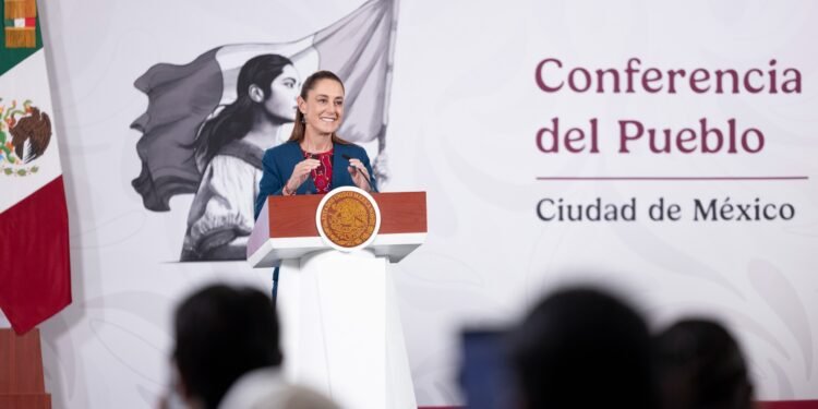 279 mexicanos salen de la zona de guerra por tierra, confirma Sheinbaum