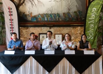Refuerzan calidad turística con entrega de distintivos H y M en Tinum y Valladolid
