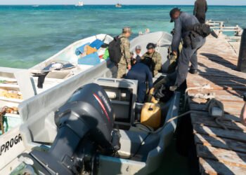 Frenan pesca furtiva de caracol rosado en Arrecife Alacranes; detienen a tres