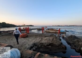 ¿Qué provocó el derrame en el Golfo? Autoridades apuntan a múltiples fuentes