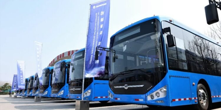 México refuerza transporte con 42 nuevos trolebuses de China para FIFA 2026