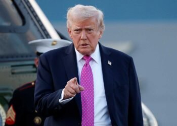 Trump impulsa nueva refinería; promete recuperar el liderazgo energético de EU