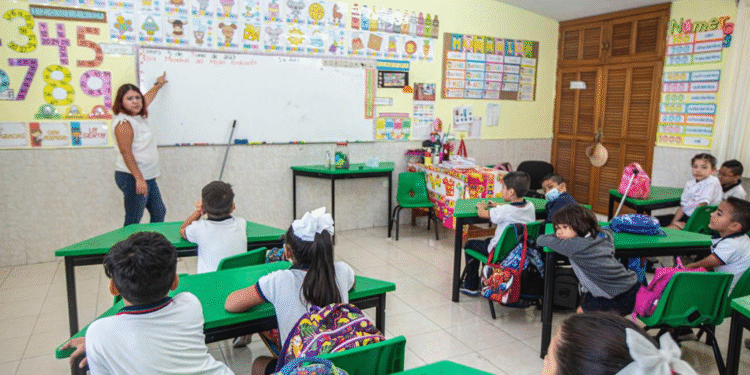 Reconocerán trayectoria: Congreso lanza convocatoria a la excelencia docente