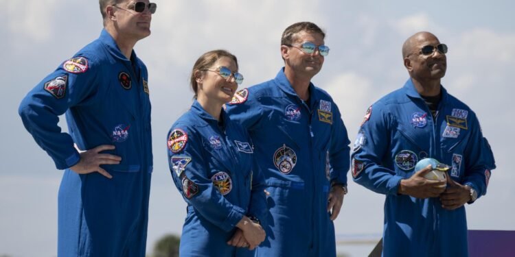 De la órbita lunar a la Tierra: tripulación de Artemis II comparte hallazgos y desafíos