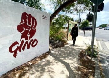 Escalan denuncias contra “Gino” Segura por presunta promoción anticipada