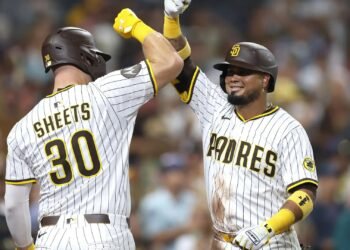 Récord en la MLB: pagan 3.9 mil millones de dólares por los Padres de San Diego