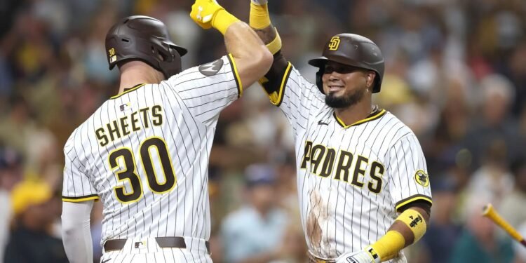 Récord en la MLB: pagan 3.9 mil millones de dólares por los Padres de San Diego