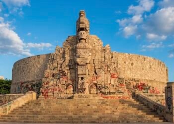 Monumento a la Patria, el más dañado tras marcha del 8M