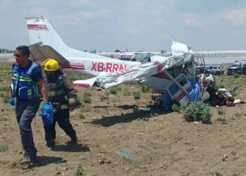 Avioneta cae cerca del aeropuerto de Puebla; hay tres víctimas mortales