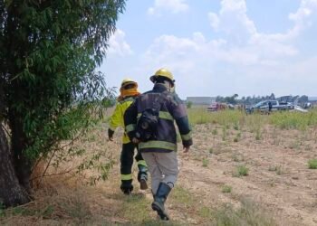 Cae avioneta en Puebla tras despegar; reportan tres muertos y un herido