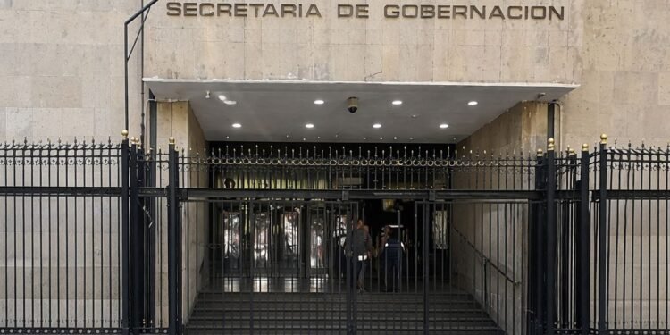 Productores presionan en Segob y exigen acceso total a mesa de diálogo