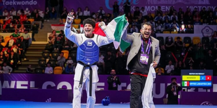 Guillermo Cortés conquista el oro mundial juvenil de Taekwondo en Uzbekistán