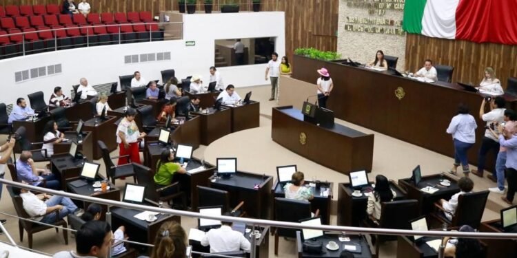 Nuevo poder ambiental en Yucatán; González Flota toma el mando